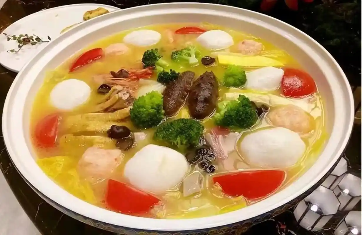 绍兴菜-绍三鲜,霉苋菜梗 绍三鲜是浙江绍兴的一道头牌菜,里边用到的