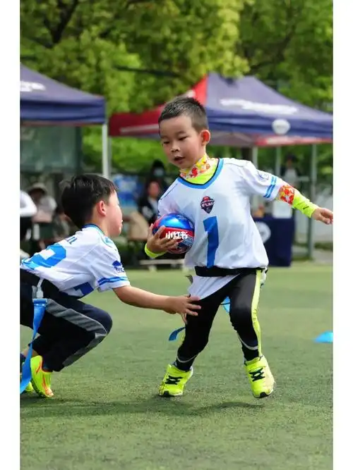 小朋友们的腰旗橄榄球训练