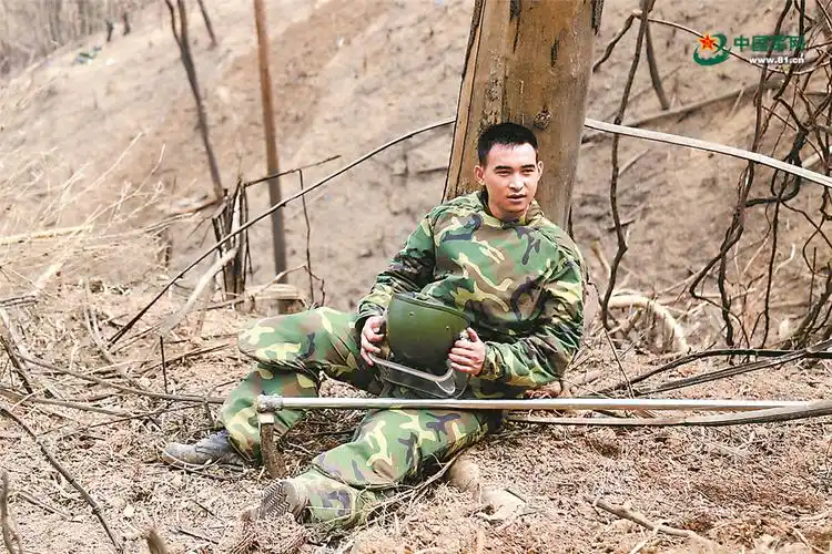 影像记丨排雷英雄杜富国是个啥样的兵