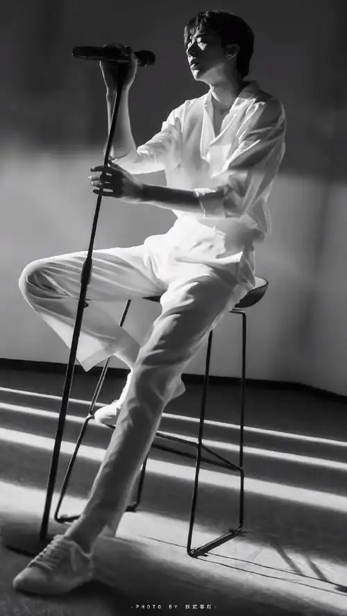 多机位看腿98@摩登兄弟刘宇宁#爱豆封神照接龙#91#刘宇宁珠帘玉幕