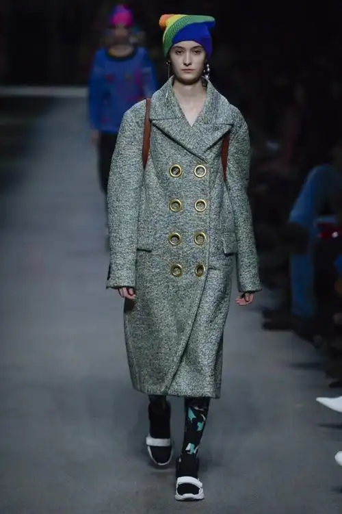 巴宝莉 burberry 2018春夏高级成衣发布秀 - london fall 2018