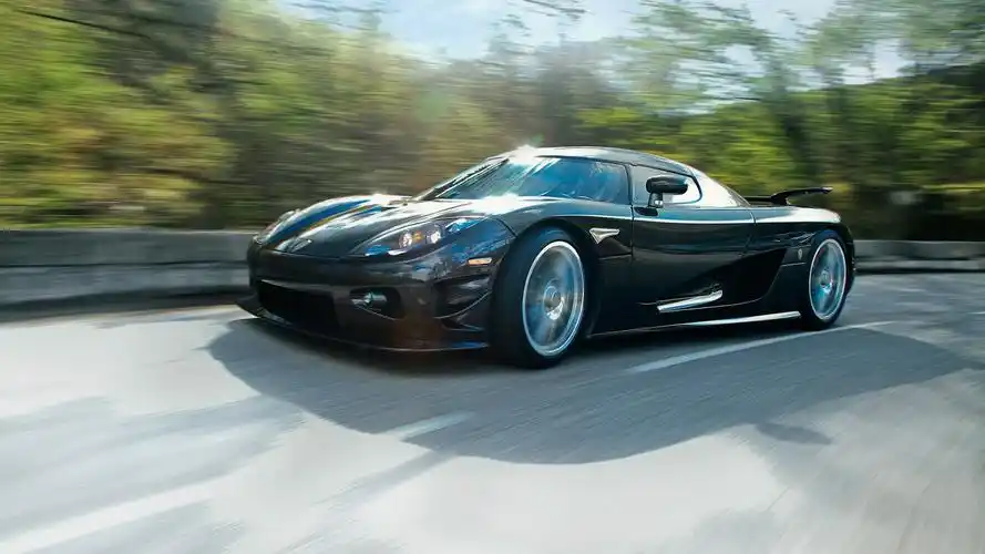 科尼塞格时尚跑车壁纸图片