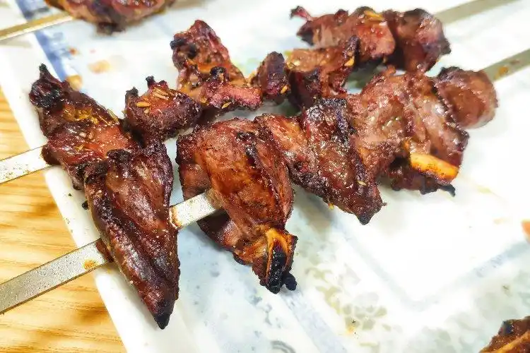 食材新鲜肉量十足的地道新疆羊肉串