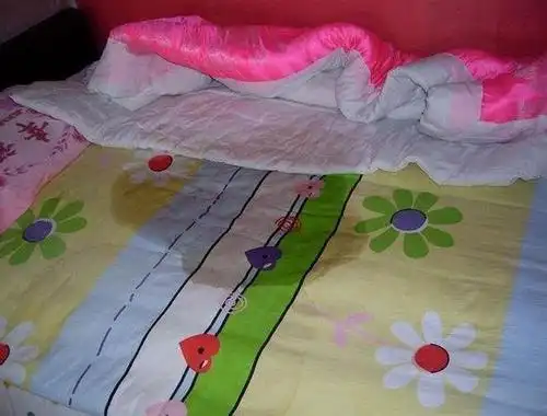 手放在温水里,女友会尿床?