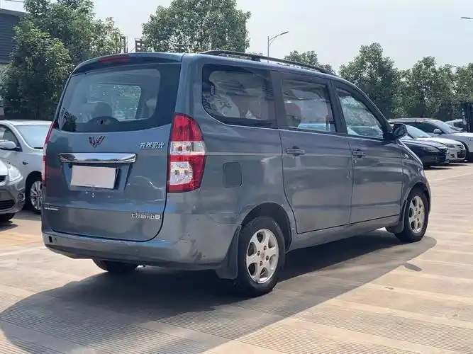 11年五菱宏光,1.4排量,车况精品,全款9800. - 抖音