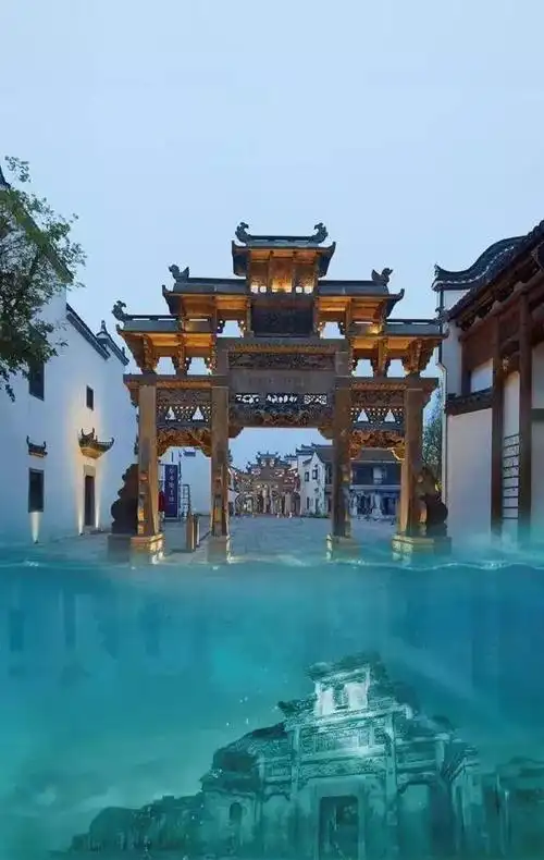 古狮城被万顷碧波淹没沉入湖底,汇集成了今天秀美的千岛湖,而古城也