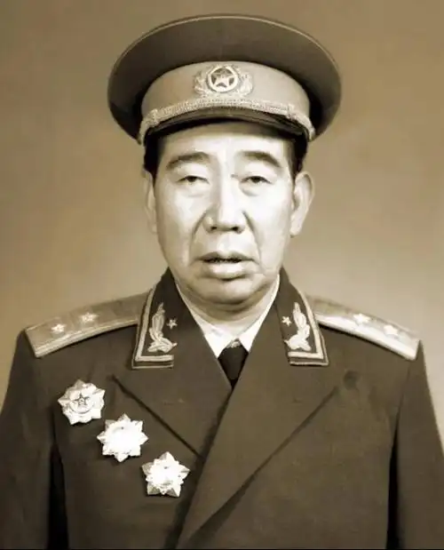 晏福生中将晏福生(1904年—1984年),湖南醴陵人,时任中国人民解放军