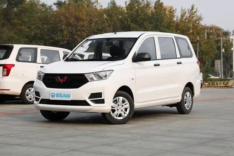 2021款五菱宏光s改款15l手动标准型