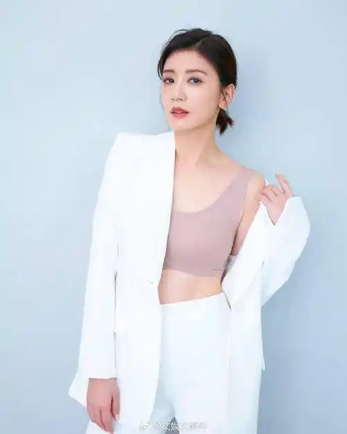 贾静雯拍过尺度最大内衣广告?她肤白貌美性感撩人_白色_肌肤_台湾