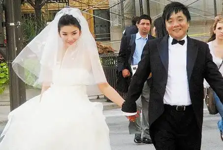 前夫吸毒进号子!解密黄奕的绚烂情史 - 知乎