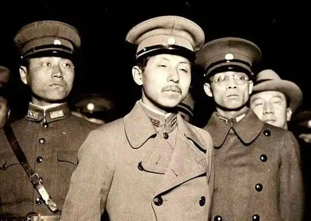 其中六人令人敬佩_东北_张景惠_龙潭