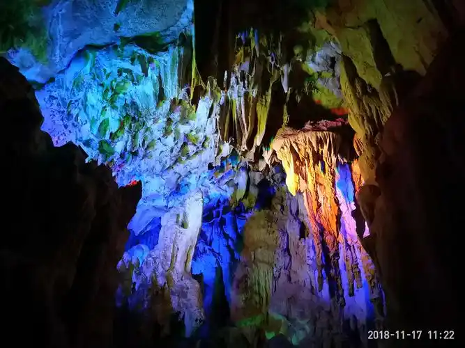 广西壮族自治区南宁市武鸣双桥镇伊岭岩岩洞自然景观.