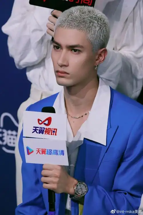 米卡into1门面主唱##米卡硬照天才