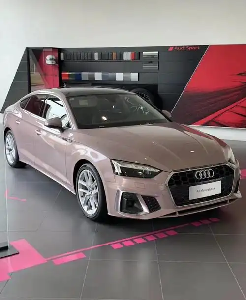 奥迪a5是一款非常棒的高档双门轿跑车呢!