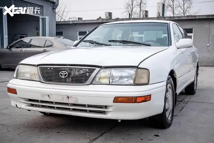 修复第一代丰田亚洲龙