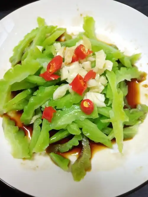 静水流深1974做的凉拌苦瓜