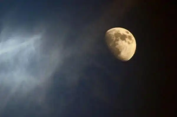 所属专辑:wonder miriam《捞月亮的人》是林若宁,陈台证,杨千嬅共同