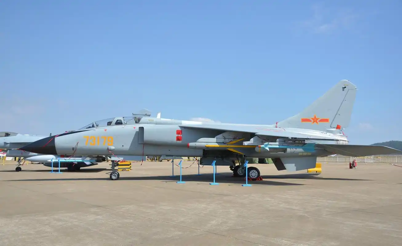 中国空军歼轰-7a战机,绰号叫做"飞豹",至今仍难以被取代