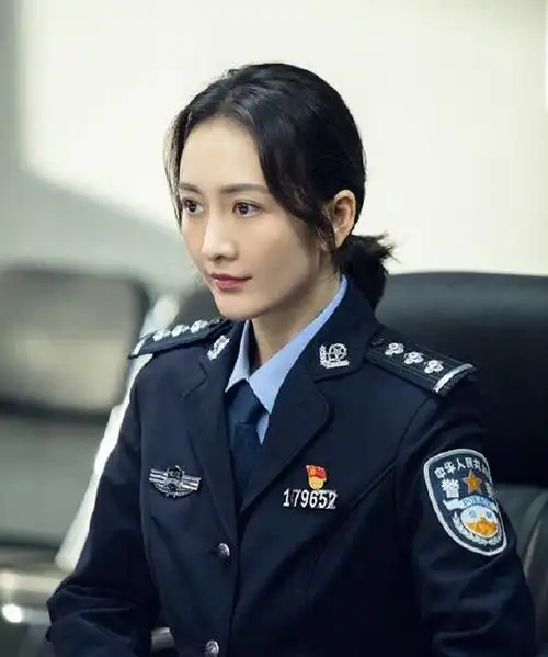 王鸥饰演《猎狐》女警剧照选辑