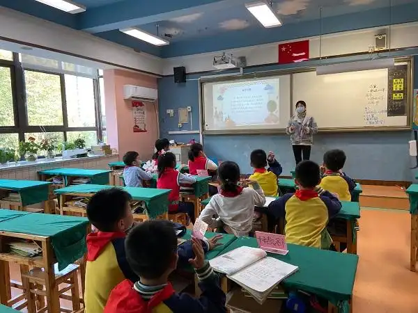 小课堂/龙湖巴蜀小学校园记者团主题课程学习:追寻真实,自由的表达
