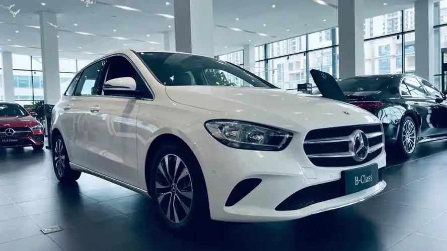 你们想要的20万左右的两厢奔驰她来了