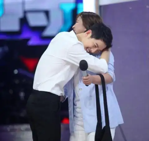 宋仲基和贾玲上《快乐大本营》是在第20160521期,在这一期中,宋仲基和