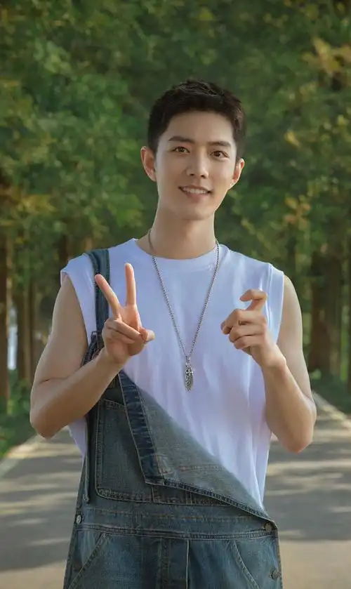 肖战生日工作室晒大量写真暴击粉丝!化身运动少年,寸头造型抢镜_照片