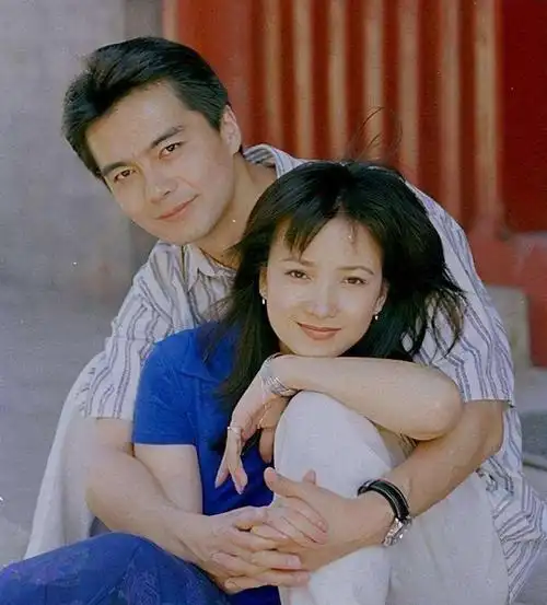 回顾刘威8个月接连丧亲拍戏摔断6根肋骨为养儿子不休息一天