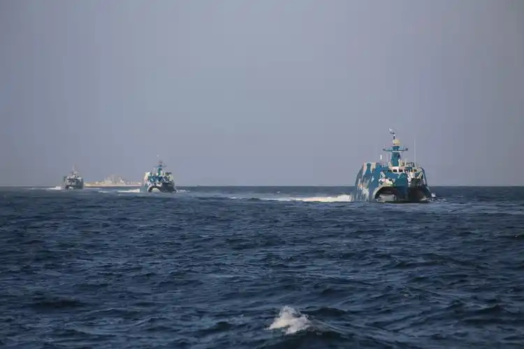 fast attack missile boats steam in east china sea