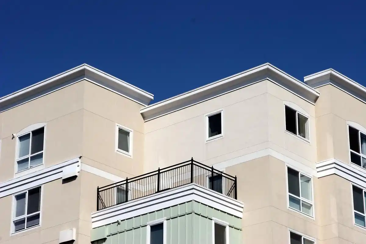 刷外墙漆也是一种改善房屋外观的简单方法.