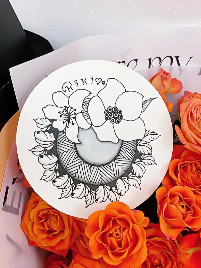 禅绕画和线描画的配合