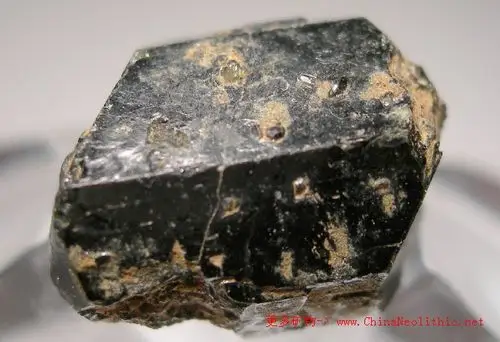 >> 矿物图片 >> 普通辉石-augite