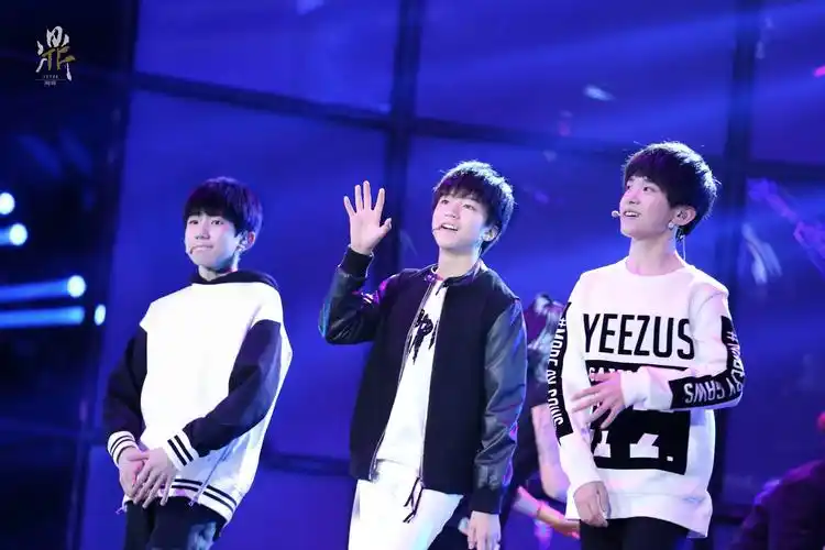 tfboys2015江苏卫视演唱会