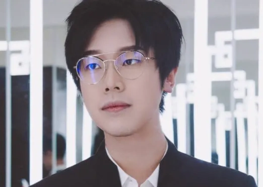 浮梦若薇轩zone是什么关系