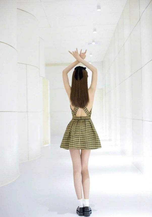 沈梦辰穿上"露背装"太诱人,难怪海涛着急娶回家