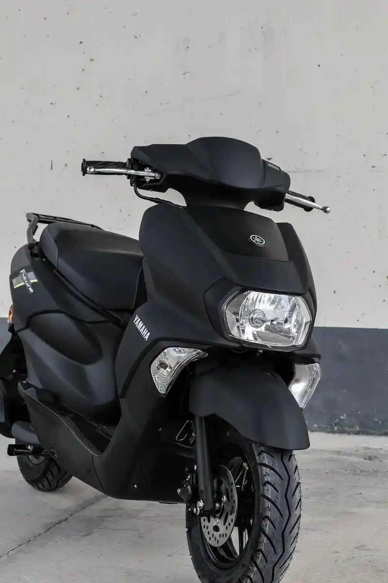 兄弟们,摩托车选亮面还是哑面漆?#雅马哈 #旭鹰125 - 抖音