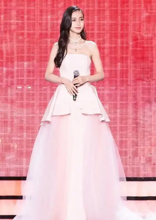 梦幻又精美|裙装|裙子|裙摆|纱裙|身材比例|杨颖(十六国)_网易订阅