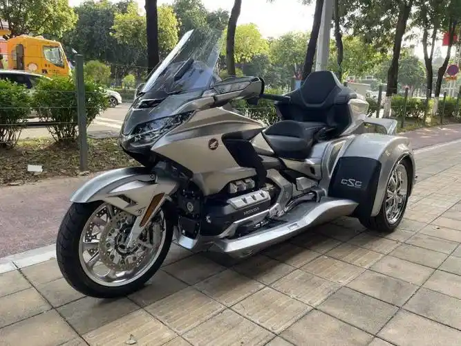 2023款本田金翼dct自动档 csc正三轮银灰双拼色 正规小贸 现车仅一台