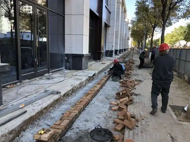 南区s1商业散水踏步砖胎模砌筑