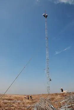 楼顶拉线塔拉线塔又名桅杆塔