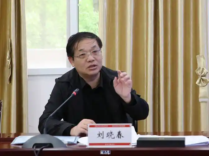 湖北省档案馆副馆长刘晓春调研宜昌数字档案馆创建工作