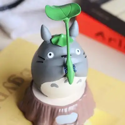 日本正版宫崎骏动漫龙猫龙猫举绿叶树叶储蓄罐存钱罐正版玩具现货