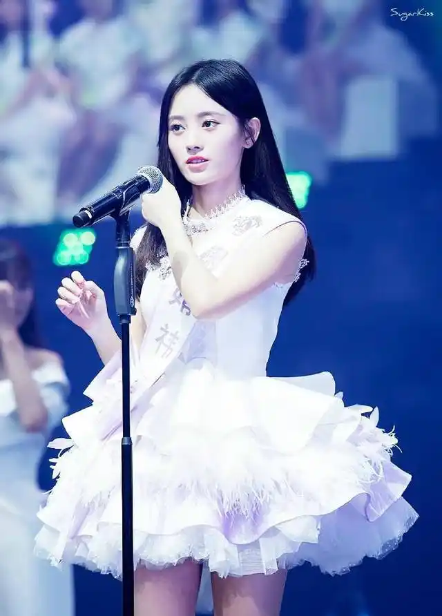 跑男接力angelababy,四千年一遇的美女——鞠婧祎