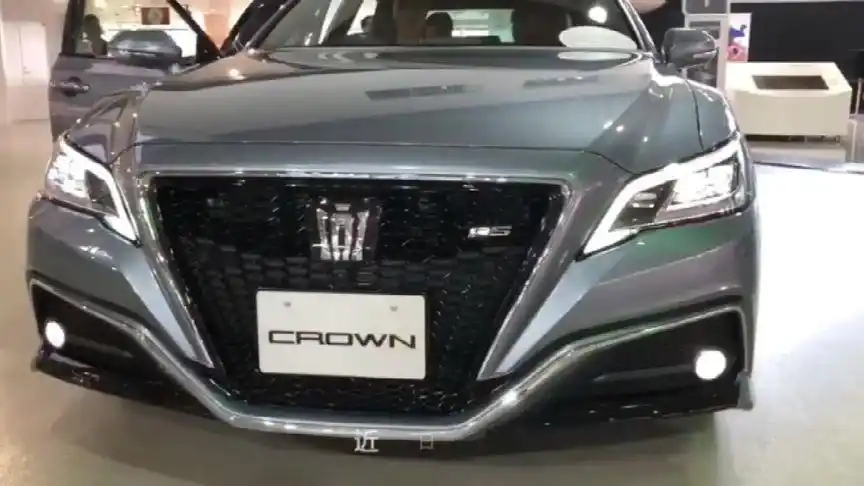 2020款丰田皇冠上市!搭载2.0t 8at!