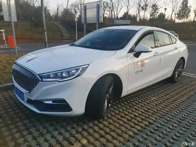 阳光下的红旗h5确实挺帅