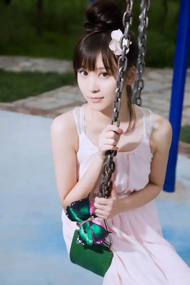 袁菲:误入整容歧途的清纯妹子