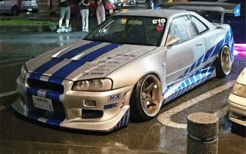 「标志性」r34 gtr