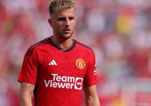 罗伊基恩推出新的第三套球衣时曼联球迷表示同意