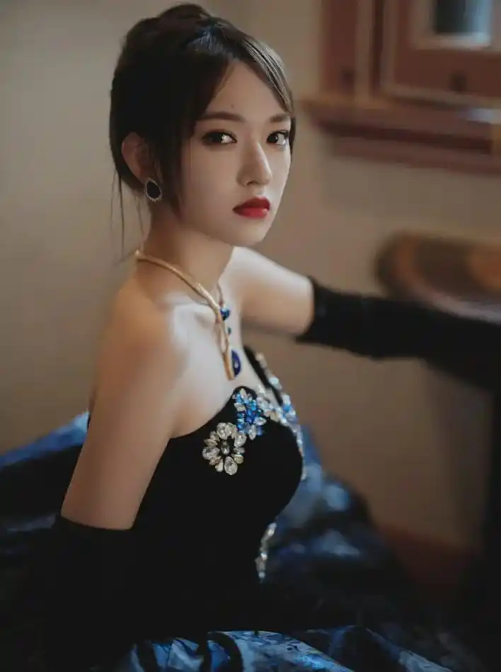 清纯甜美 #美女写真 #绝美 #程潇 高清壁纸#火 - 抖音