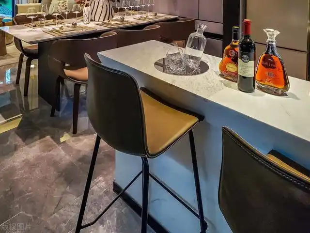 吧台在家装中已经流行很久了,实际上,现在依旧在流行.